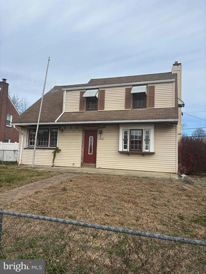 542 Stanbridge Rd photo 1