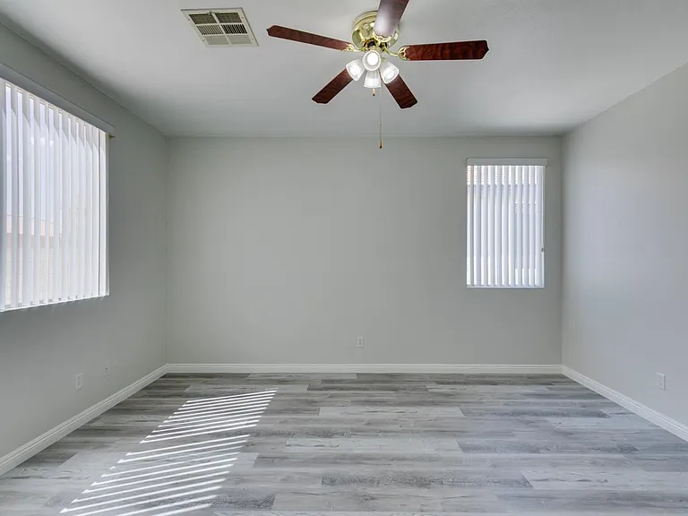 5647 Indian Springs St — Photo 25