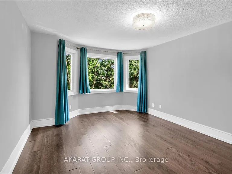 1274 Kings College Dr — Photo 30