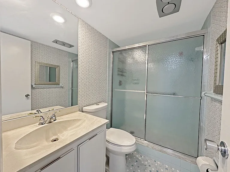 535 Oaks Dr #504 — Photo 14