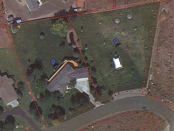 2nd image of 118 Country Club Dr