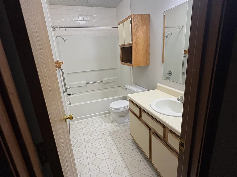 1408 Ash Ct #1408 — Photo 8