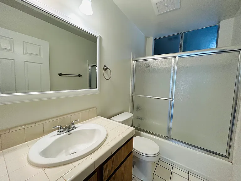 10520 National Blvd — Photo 18