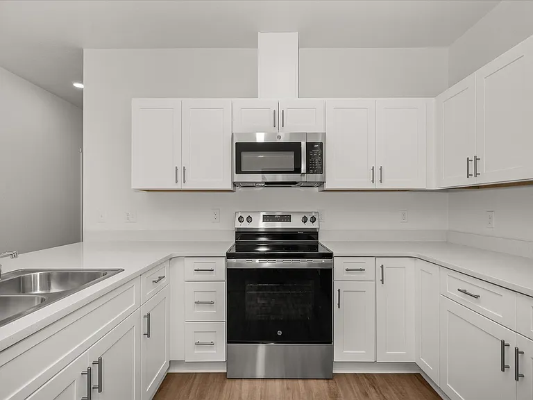 505 E Hawthorne Rd #305 — Photo 8