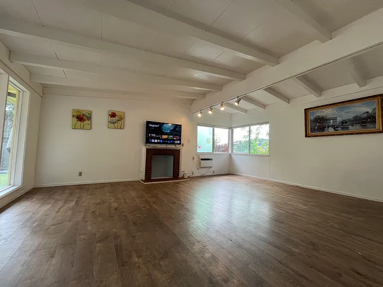 1181 Bacon Way — Photo 2