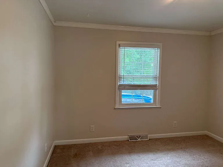 2404 Francis St — Photo 8