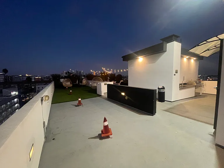928 S Catalina St #504 — Photo 12