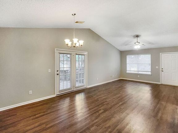 5th image of 1022 Yellowhammer Ln