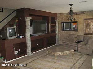 5th image of 862 E Harold Dr