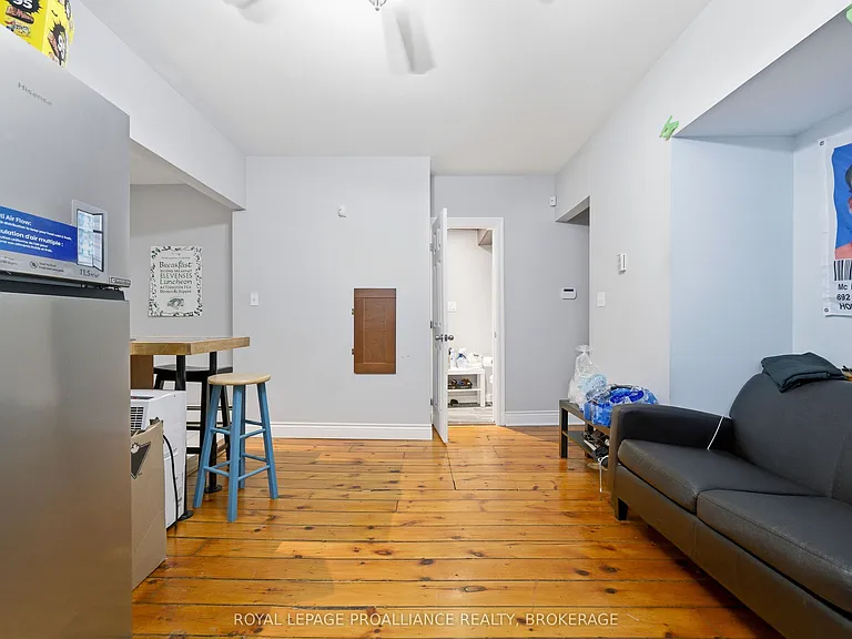 511 Victoria St — Photo 18
