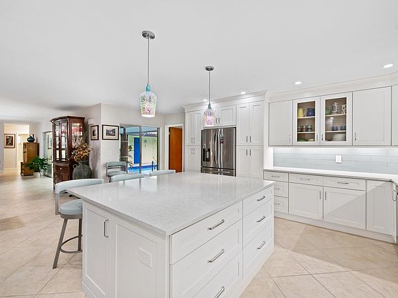 5th image of 1205 SW 18th Court