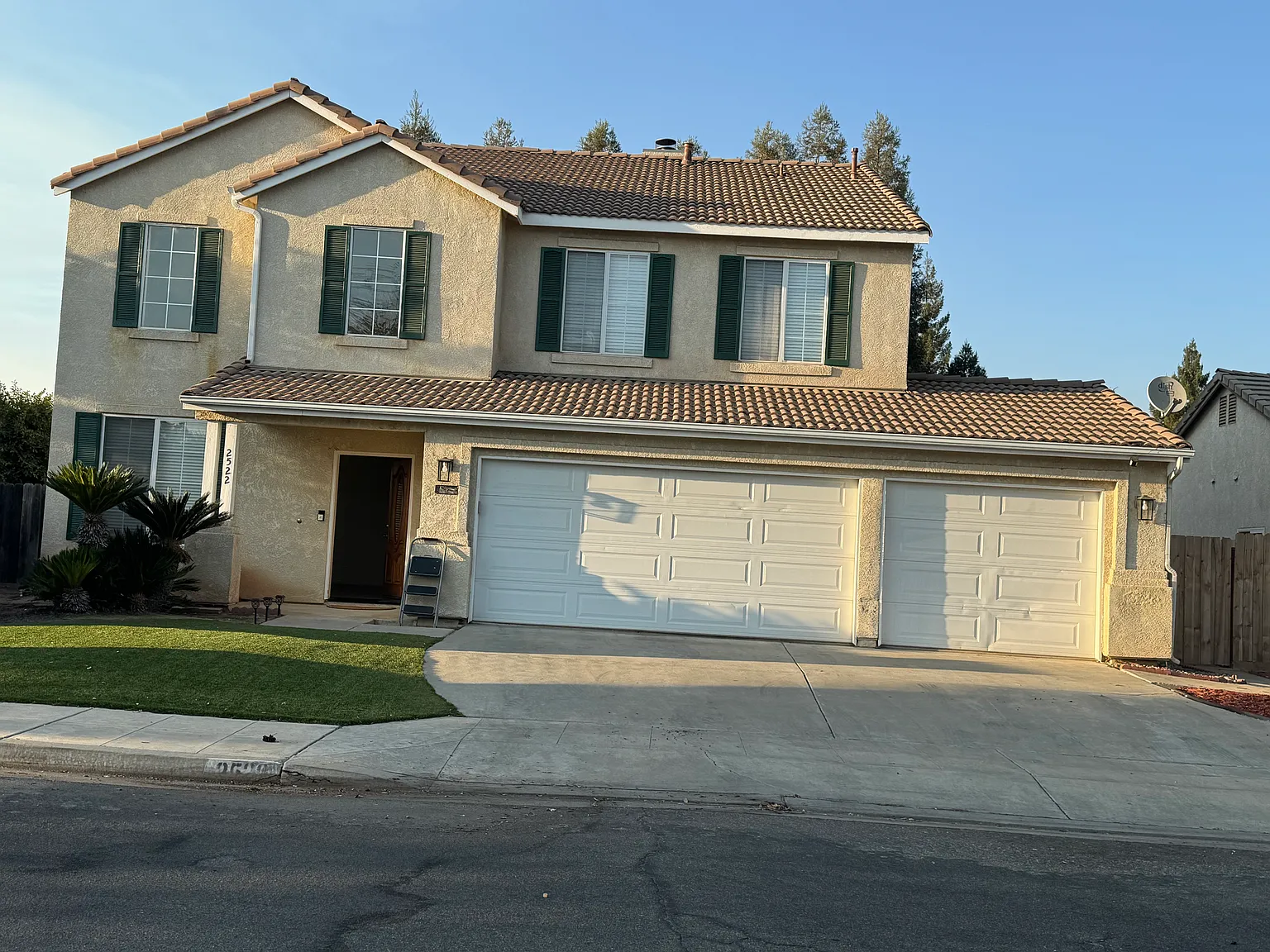 5 bed, 2484 sqft, $3,200 — Photo 1