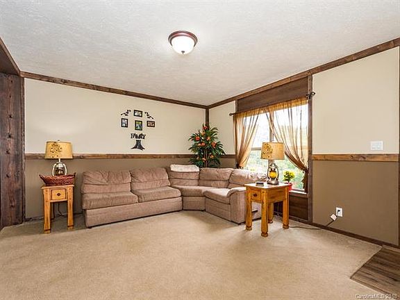5th image of 72 Sharon Hill Dr