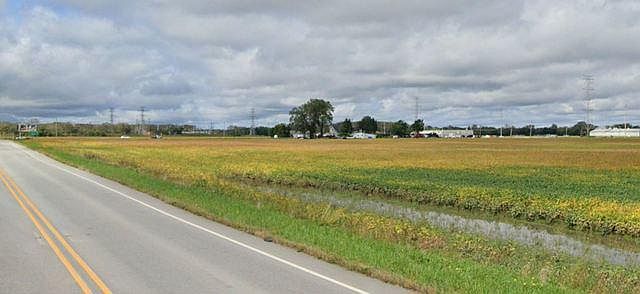2nd image of 1421 E Joe Orr Rd