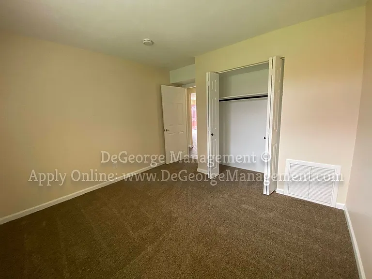 Burdick Estates Apartments — Photo 64