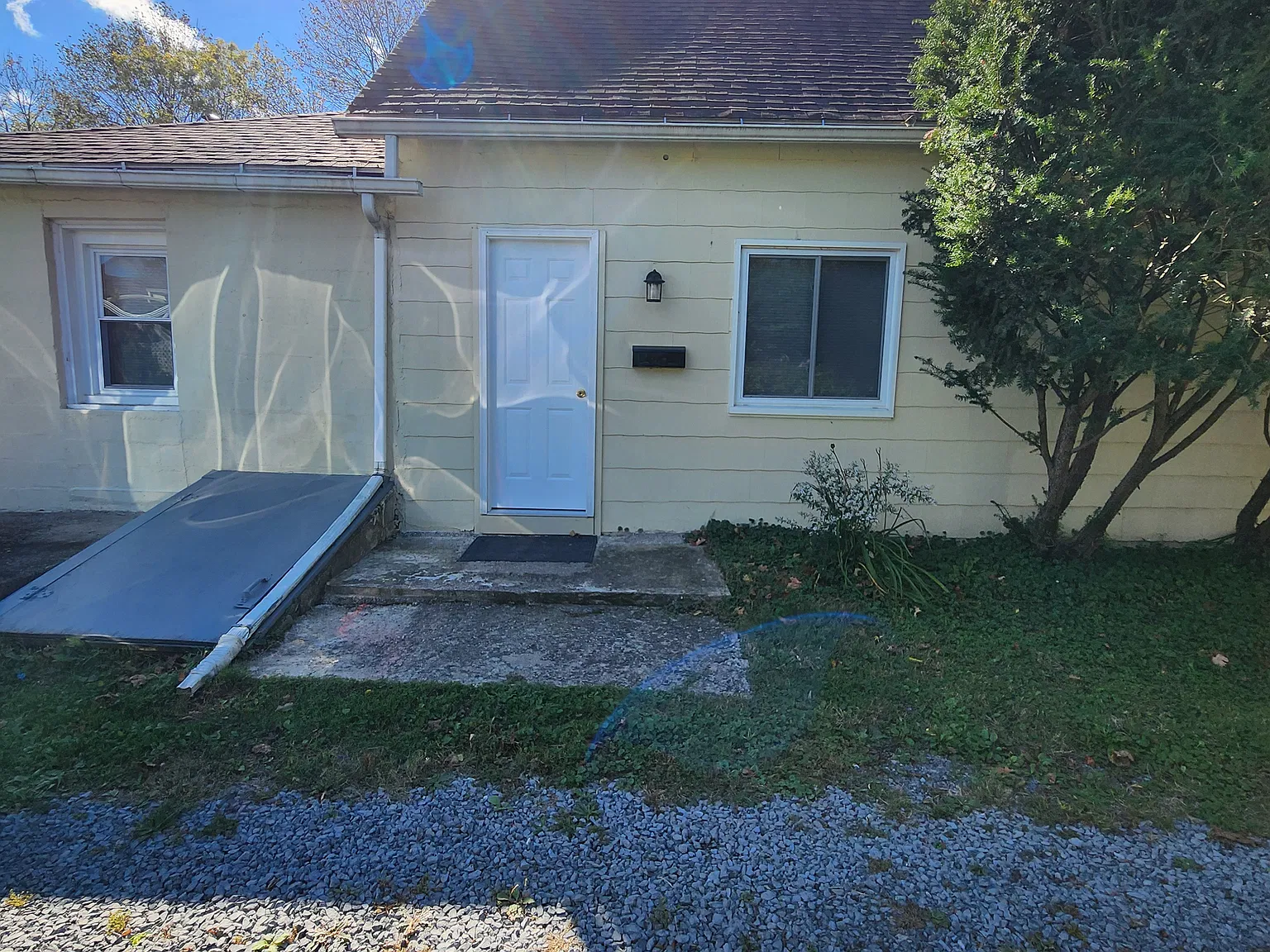 2 bed, 900 sqft, $1,200 — Photo 2