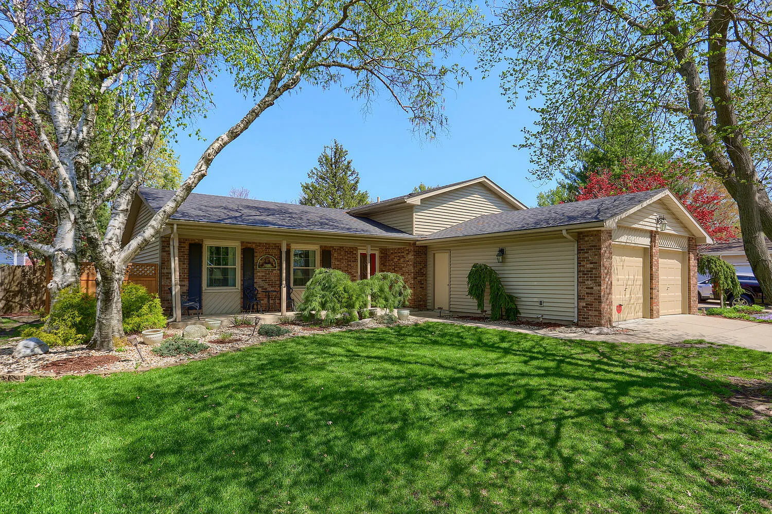 1606 Branch Dr photo 1