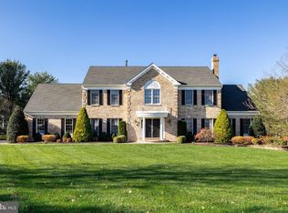 707 Commonwealth Dr, Moorestown, NJ 08057