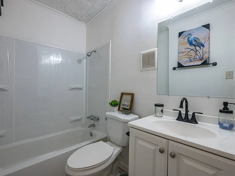 1220 Adams Ave E — Photo 14