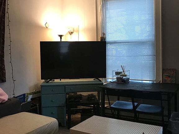 4th image of 1574 Indianola Ave #1580