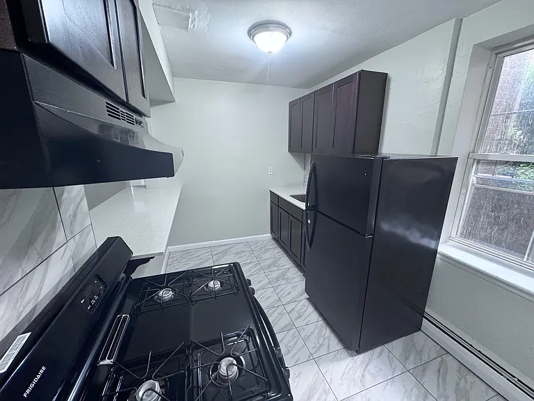 111-112 Lincoln Ave #6A — Photo 4