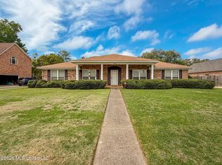 1301 Heidenheim St, Pascagoula, MS 39581