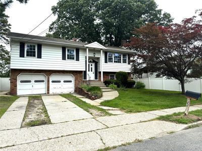 22 Kennedy Drive, Centereach, NY, 11720