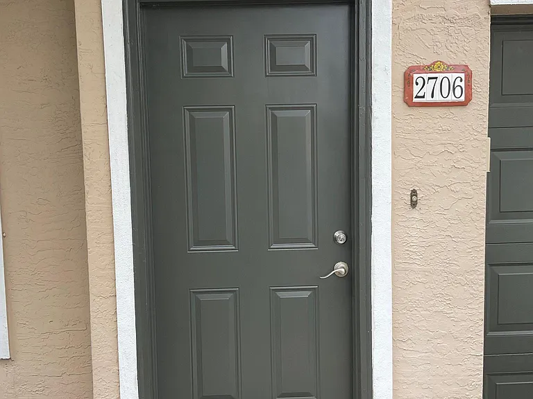 10075 Gate Pkwy N #2706 — Photo 2