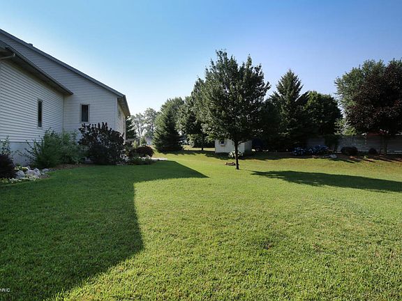 3rd image of 10358 Hannah Dr