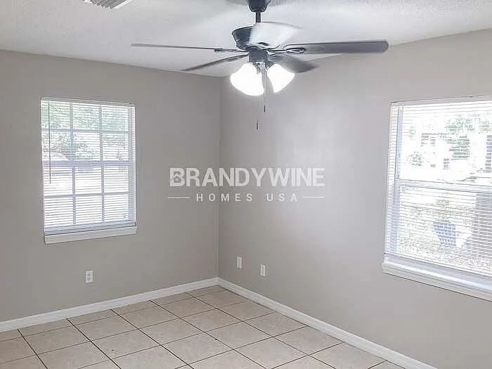803 E Baker St — Photo 7