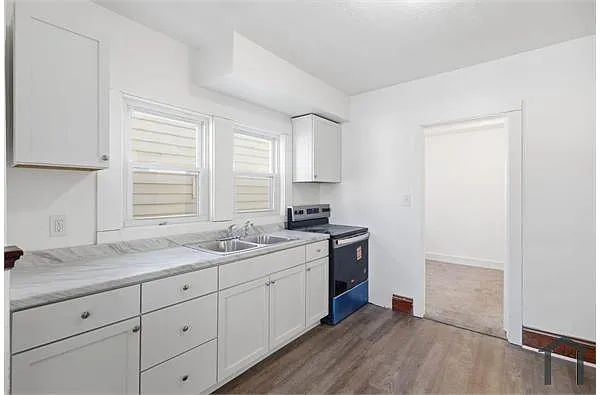 Building Photo - 4244 W 24th St