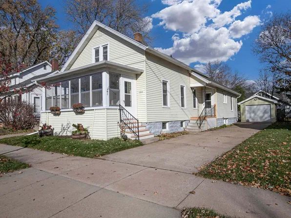 1210 Harney Ave, Oshkosh, WI 54901