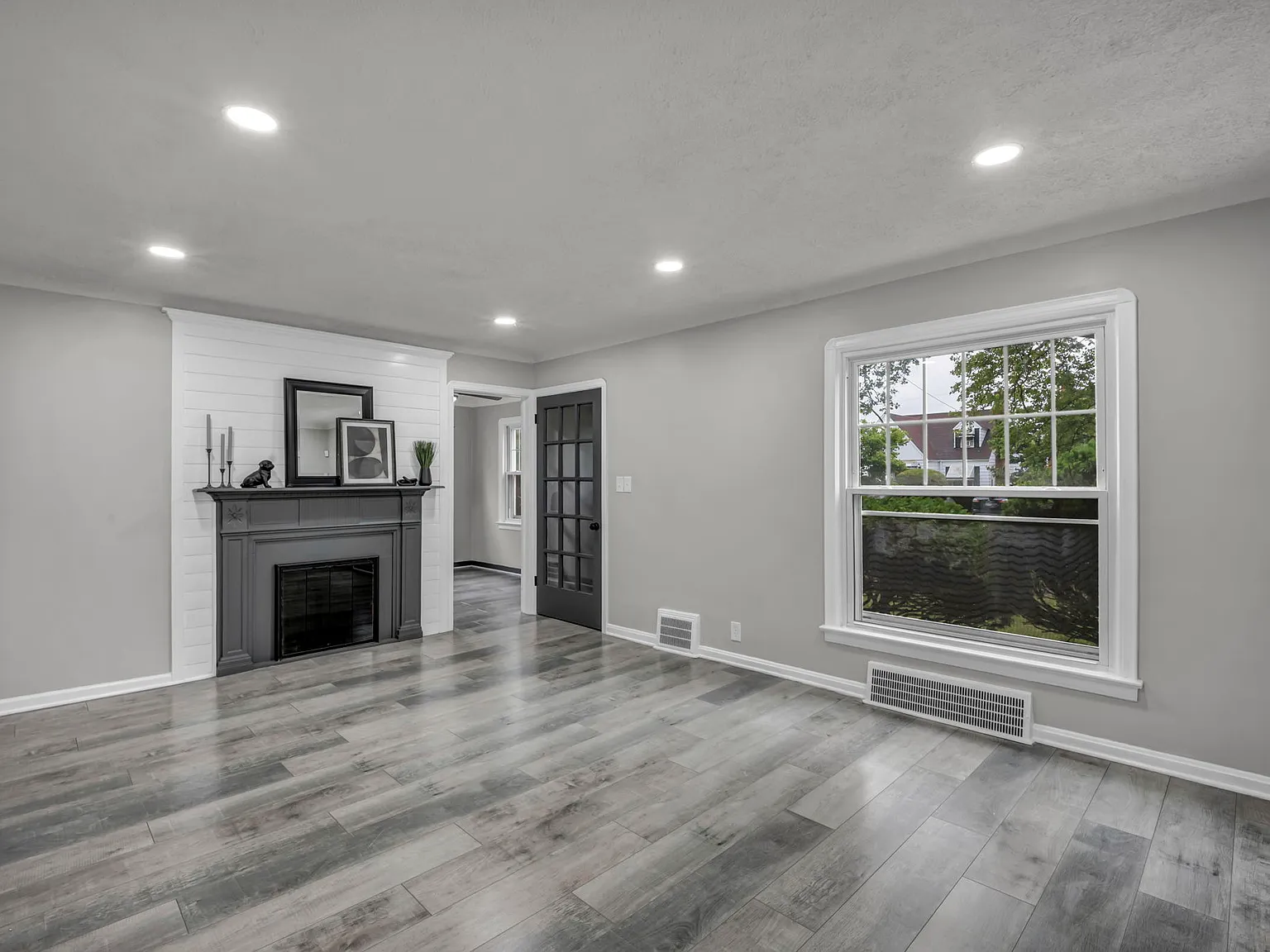 4 bed, 1329 sqft, $1,750 — Photo 2