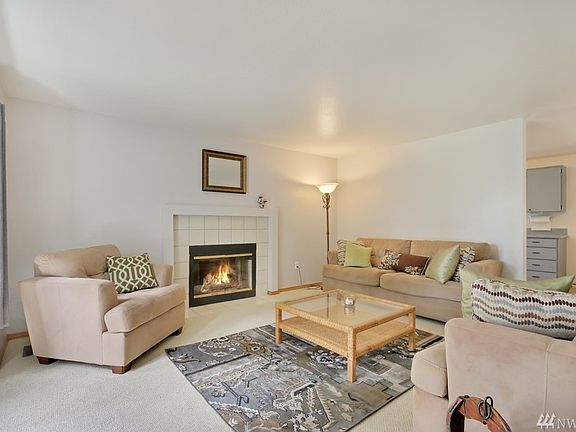 3rd image of 11209 208th Avenue Ct E