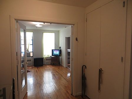 2nd image of 1511 Lexington Ave APT 1