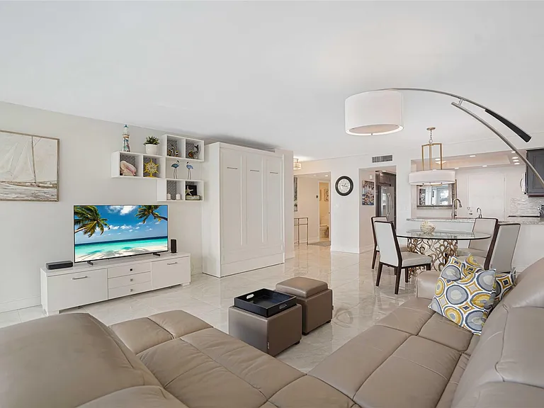 3430 Galt Ocean Dr #304 — Photo 18