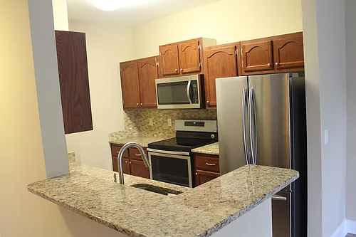 2700 Pine Tree Rd NE Photo 1