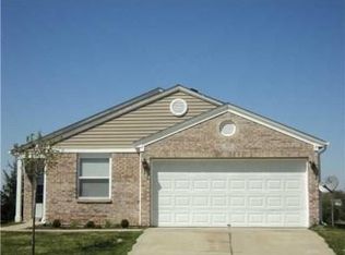 928 Bentgrass Dr, Greenwood, IN 46143