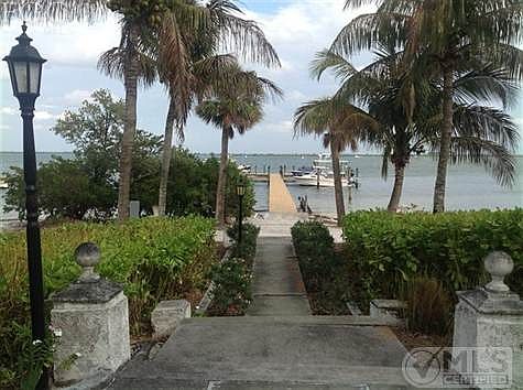 This historic dock, on which the owner's slip is located, was the arrival point for the original Tarpon Hotel on Useppa, in the 1920's, and is located just out the front door.