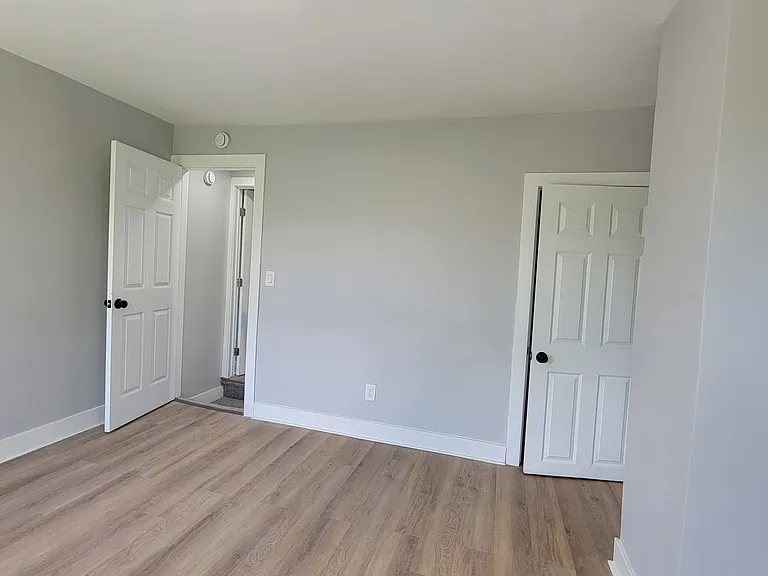 1504 McHenry St — Photo 13