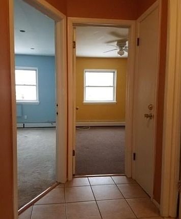 3rd image of 3918 Hill Ave Floor 2