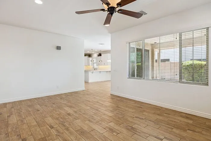 211 E Brinley Dr — Photo 8