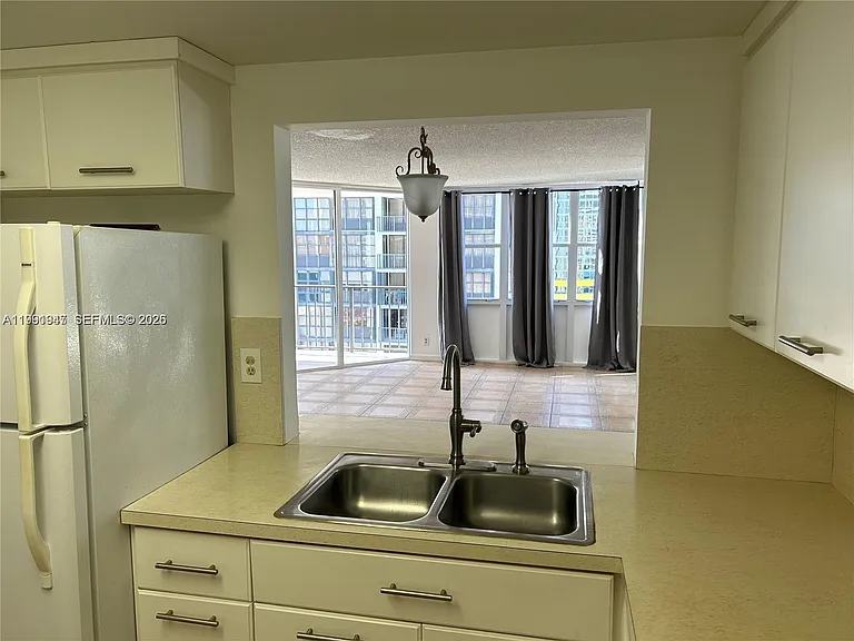 1915 Brickell Ave #C1109 — Photo 14