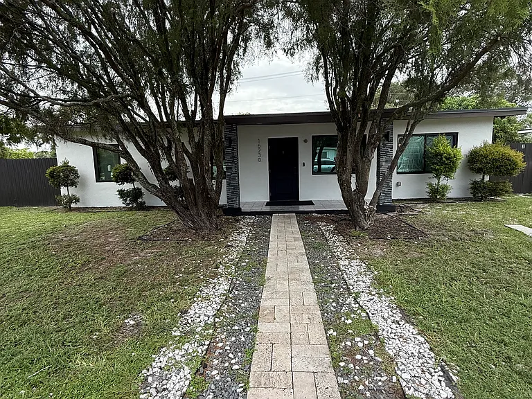 16230 NW 21st Ave — Photo 3