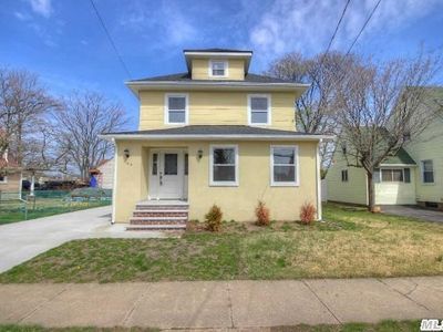 166 1st St, Hicksville, NY, 11801