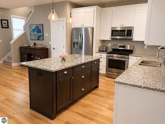5th image of 990 Lake Ridge Dr Unit 8