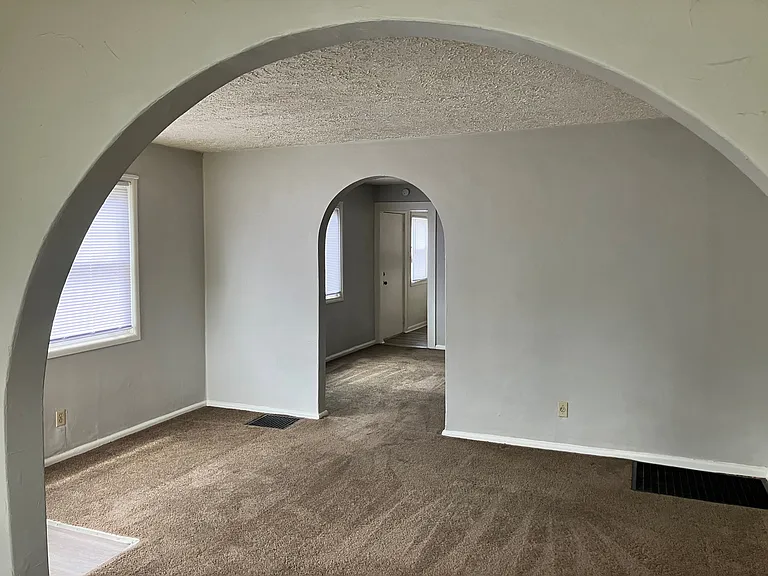 802 N Riley Ave — Photo 8
