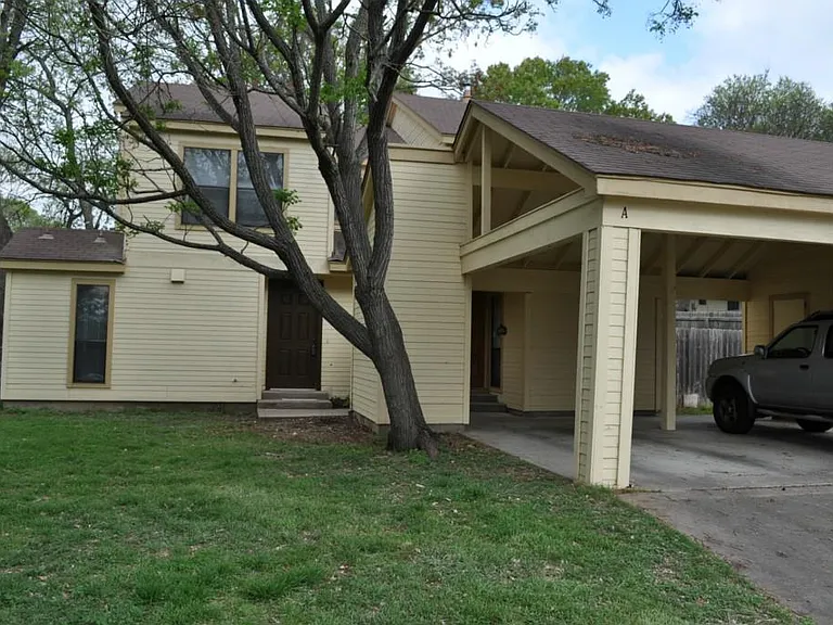 8106 Hood Cir #A — Photo 1