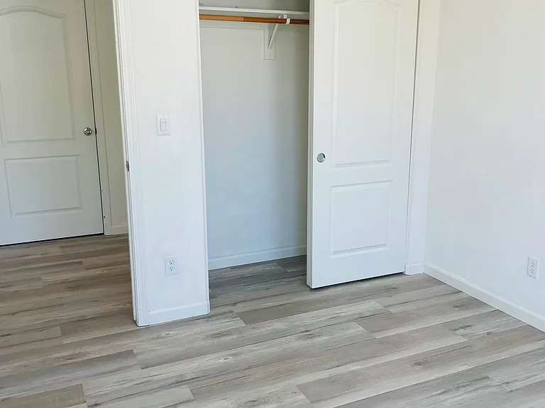 3280 Sunny Gate Ln — Photo 7