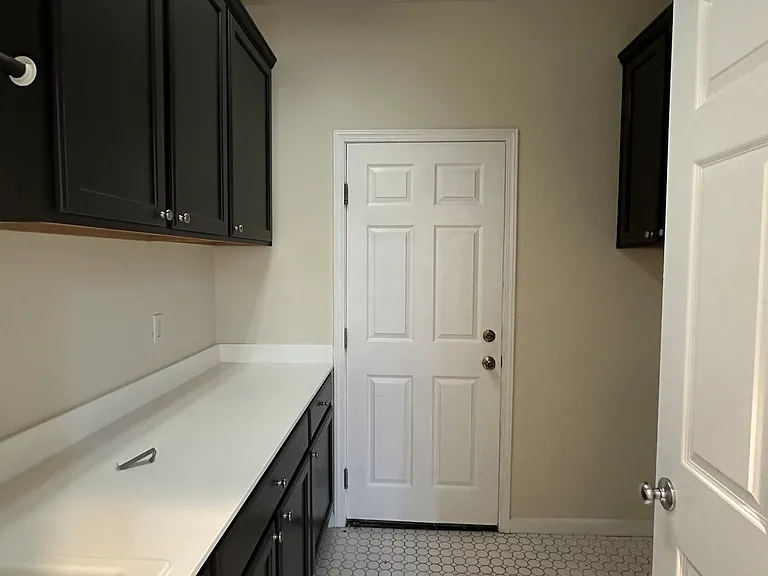 322 S Central Pkwy — Photo 14
